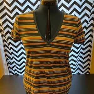 Madewell size M deep V tee shirt